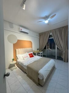Fully furnished queen bed room for rent at Bukit OUG Condominium near Awan Besar LRT