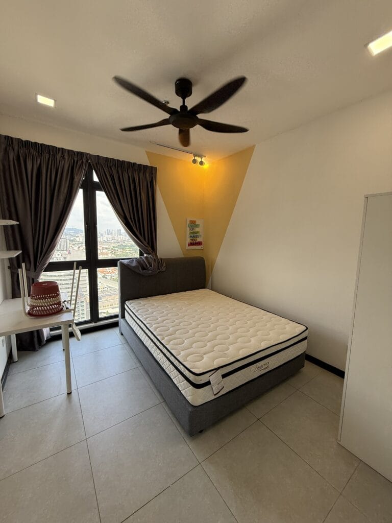 Female medium room at Neu Suites Ampang near KLCC for rent