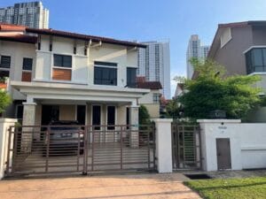 Double storey semi-D for sale in Bandar Kinrara Puchong