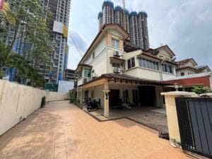 Renovated freehold 3 storey corner house in Taman Kinrara Mas Bukit Jalil