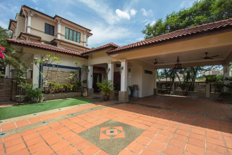 3 storey Director’s Lot bungalow for sale at Villa Damansara Kota Damansara