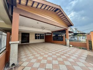 2 storey terrace house for sale in Kota Damansara with 4 bedrooms and extended kitchen