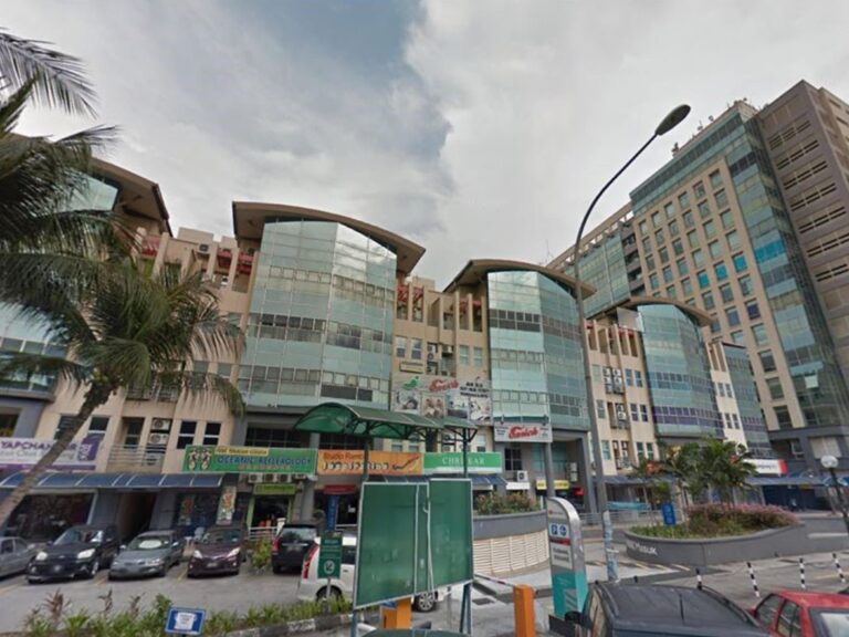 Refurbished office for rent at Subang Square Subang Jaya near SS15 LRT Station