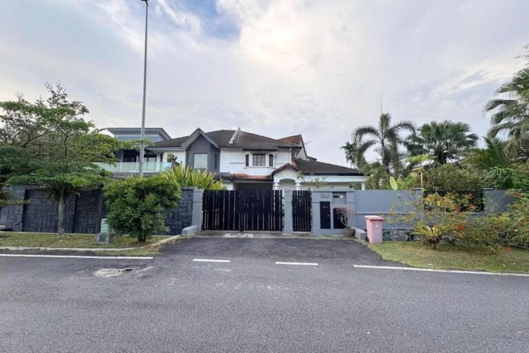 Renovated double storey semi-D house for sale in Kota Damansara Seksyen 8